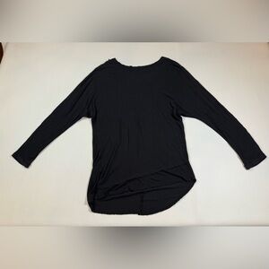 Vimmiv black 3/4 sleeve size small athletic top, v neck, longer length (bin Y)